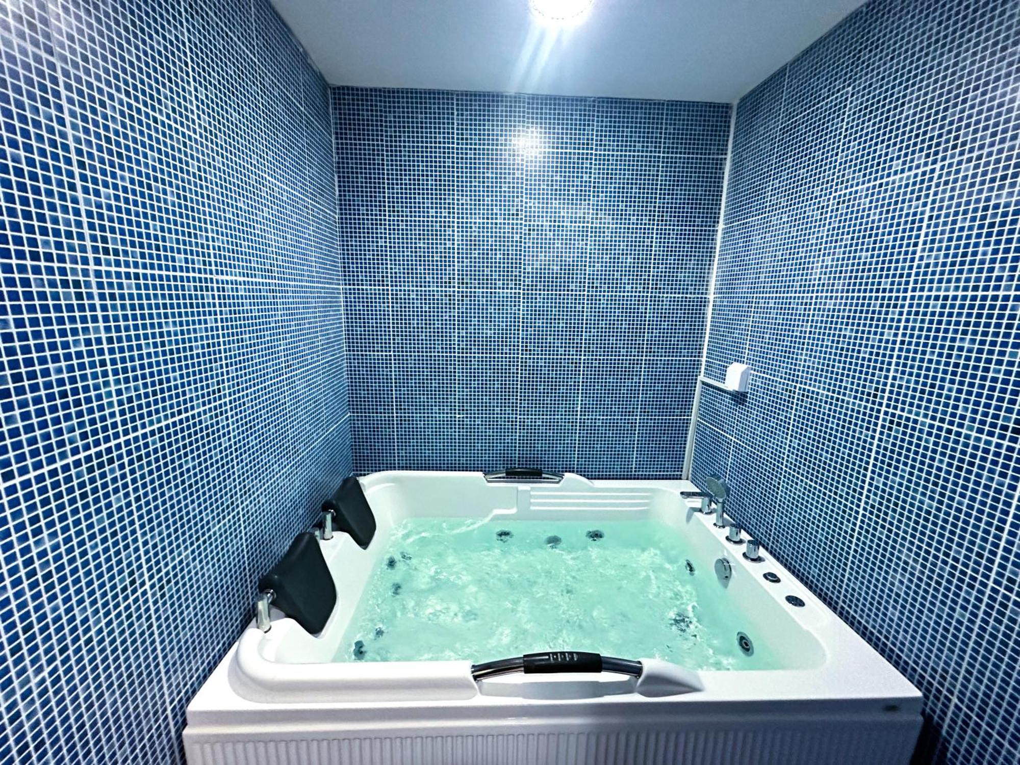 The Victory Hotel Doha Extérieur photo